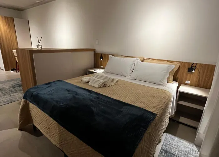 Apartamento Estúdio Novo, Com Garagem, Em ótima Localização! *
