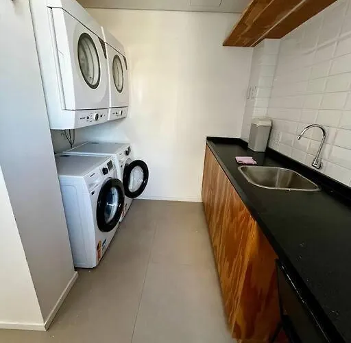 Estúdio Novo, Com Garagem, Em ótima Localização!